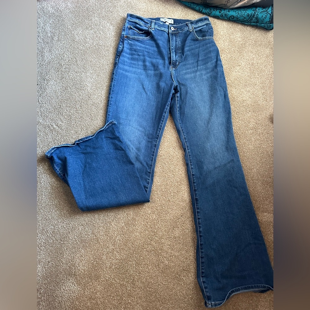 Abercrombie & Fitch The Flare Ultra High Rise Curve Love bootcut jeans